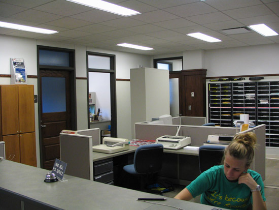 22_AvH_203_main_office_south